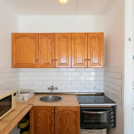 Apartment Beachfront 1br With Balcony, Pool & Parking Ancla