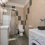 Beachfront 1br With Balcony, Pool & Parking Ancla 公寓